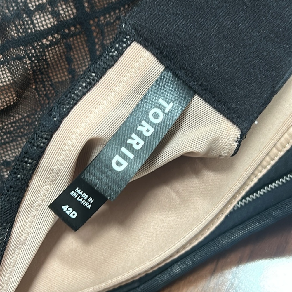 42D Torrid dream wire-free pushup padded wireless bra - Picture 3 of 3